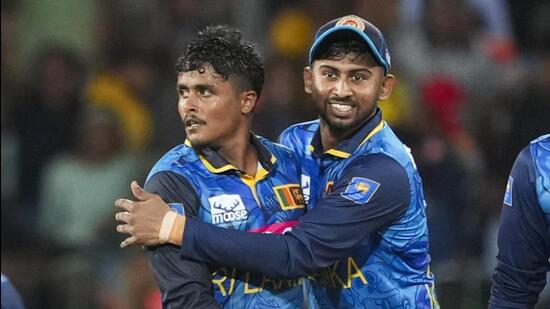 Vandersay's six-wicket haul leads Sri Lanka to victory over India in 2nd ODI