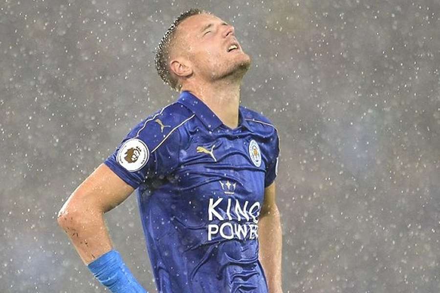 Torrential rain causes delay in Leicester and Everton clash - Paul Vegas