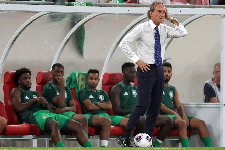 Coach Roberto Mancini cautions Saudi players against dwelling on the past