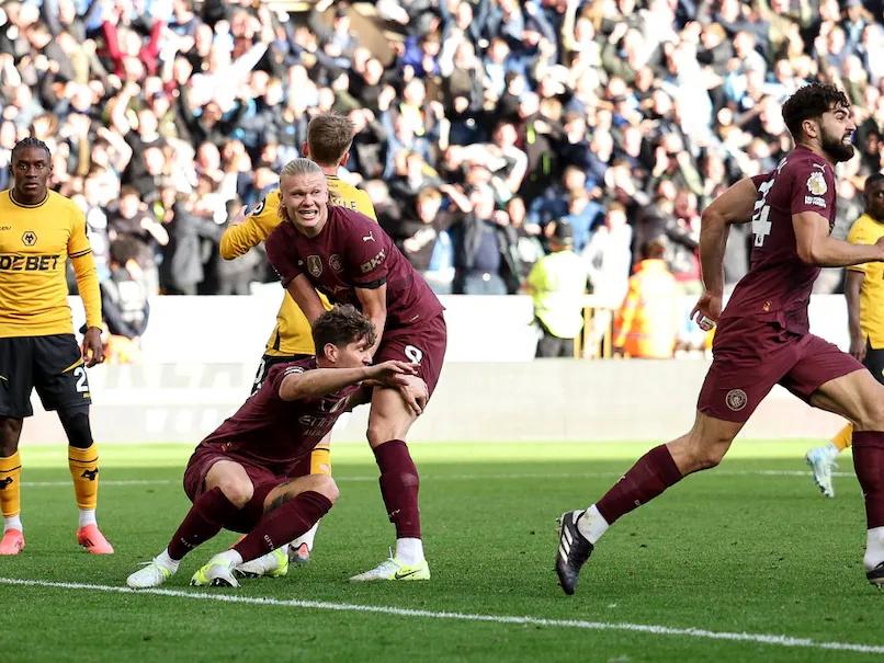 Unconventional Goal from John Stones Secures Manchester City Victory Over Wolverhampton Wanderers